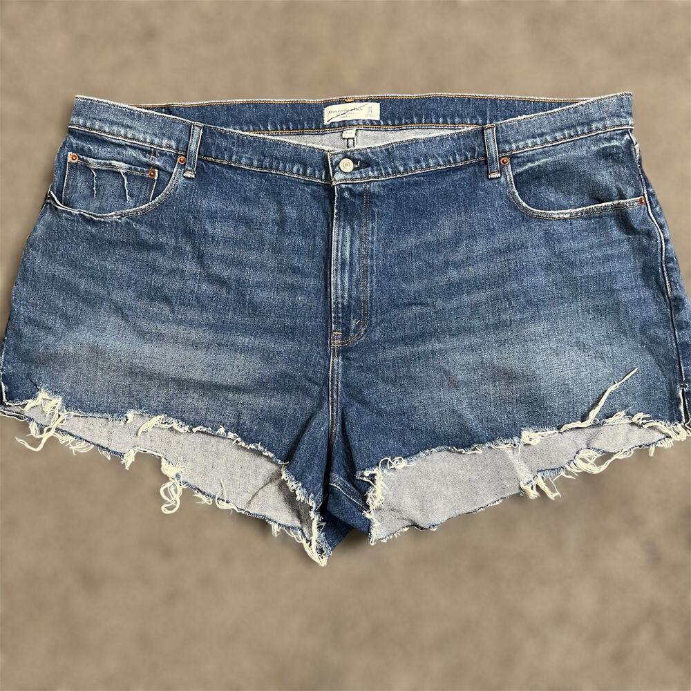 Abercrombie & Fitch The Mom Short High Rise 37/24 Womens Demin Cutoff Curve Love